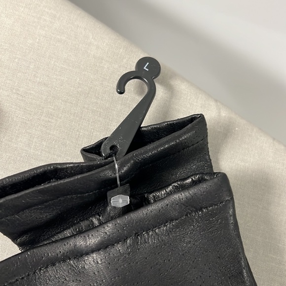 Black Leather Gloves - Picture 2 of 4